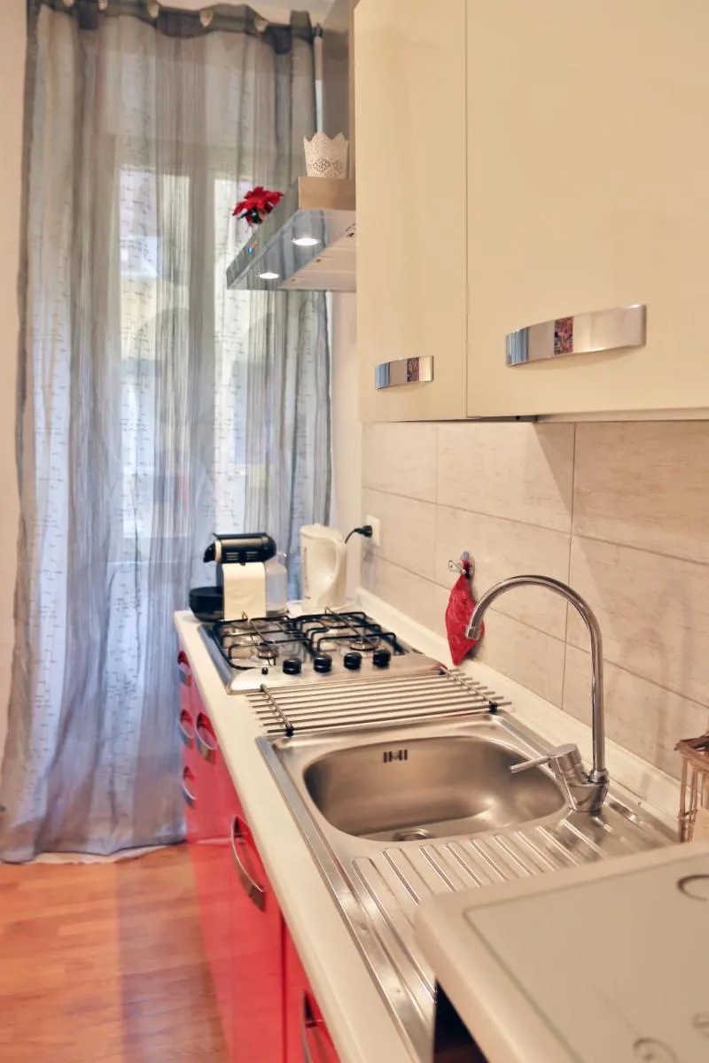 Image 3 of Florje House