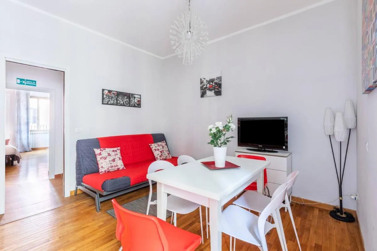 Image 4 of Florje House