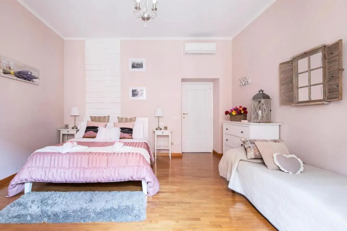 Image 1 of Florje House