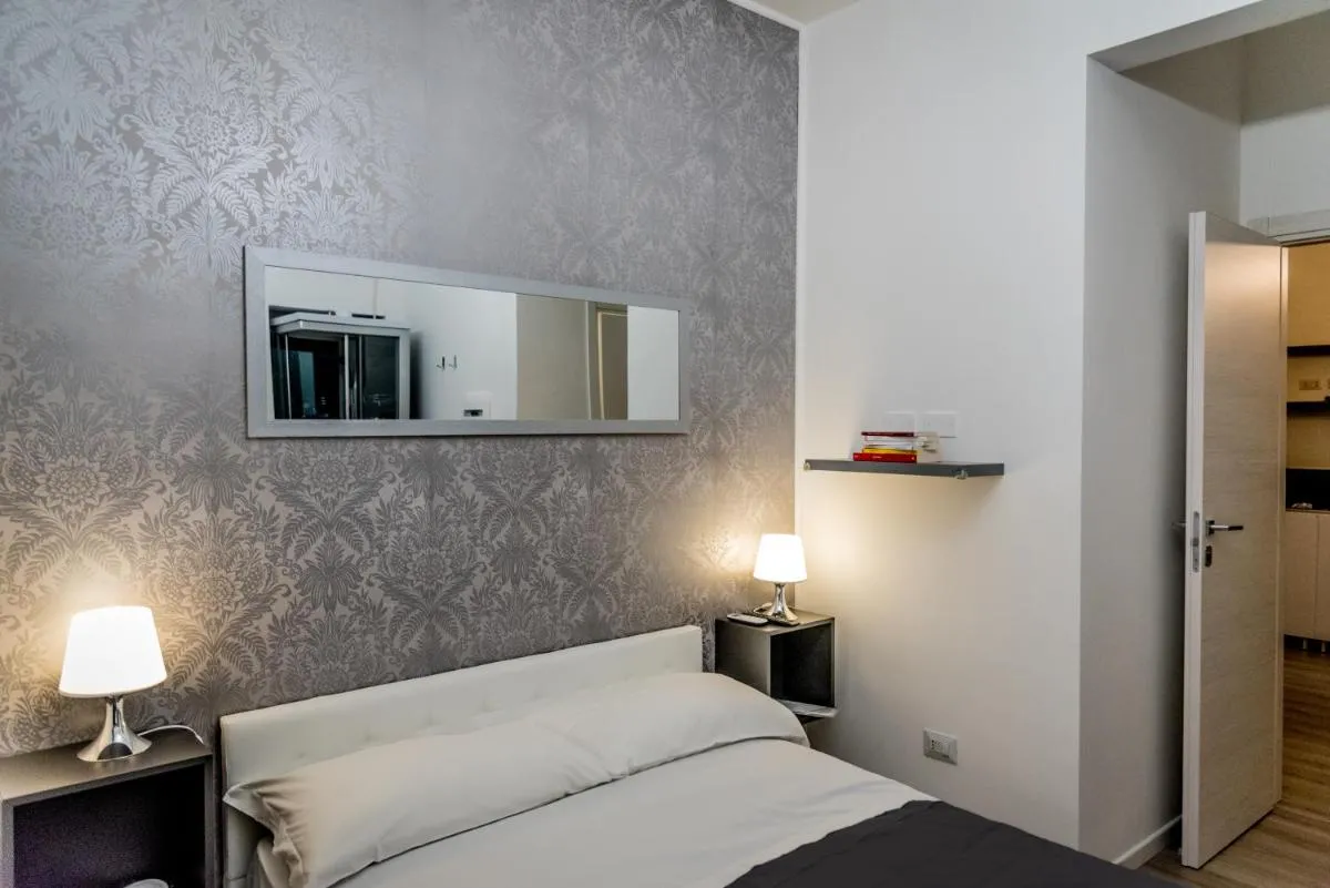 Image 6 of Inside Roma Rooms