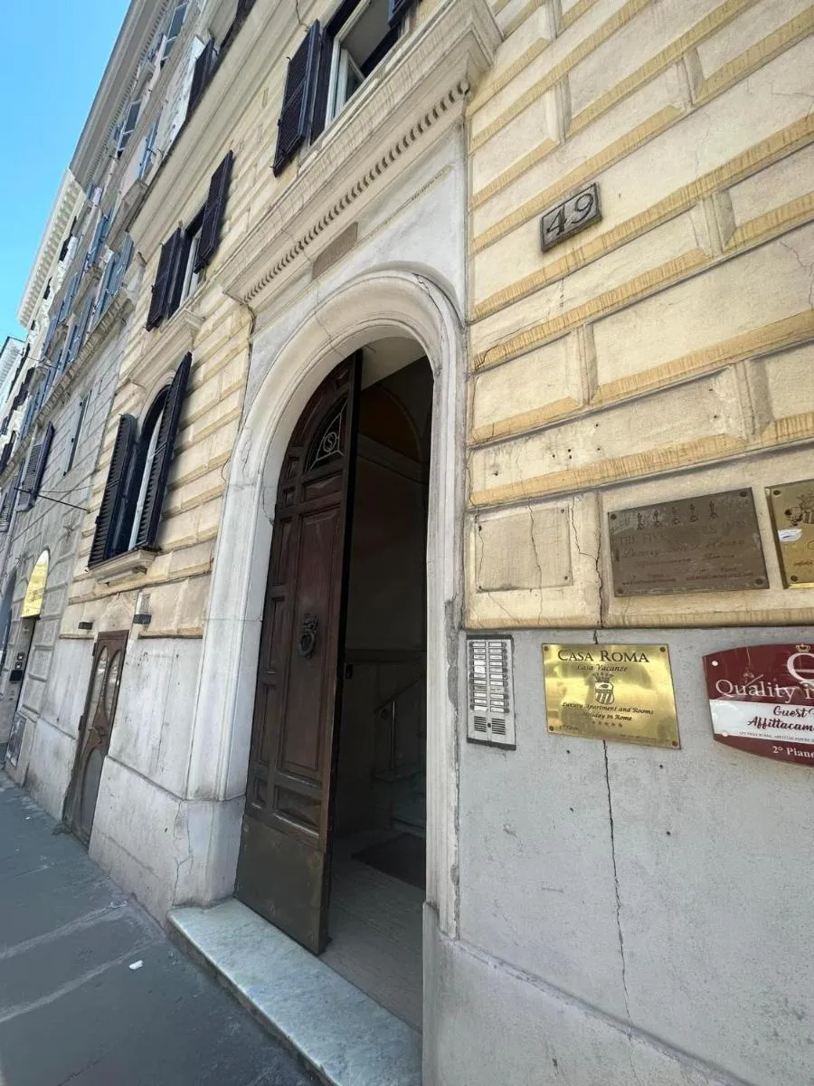 Image 5 of KOSMO ROME Luxury