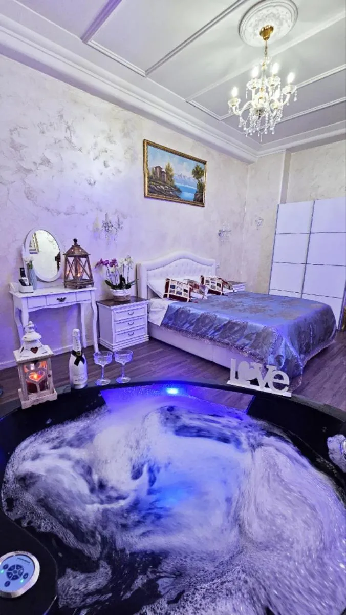 Image 3 of L&S Jacuzzi Home