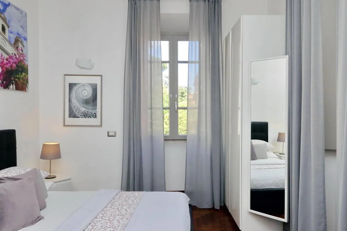 Image 1 of LUXURY APARTMENT VATICANO-S’PETER BASILICA – NETFLIX Wifi – AirCond