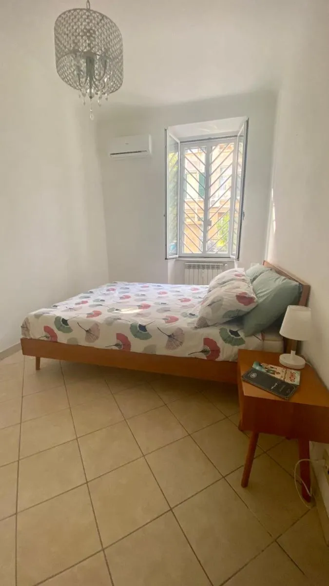 Image 3 of La Carlotta