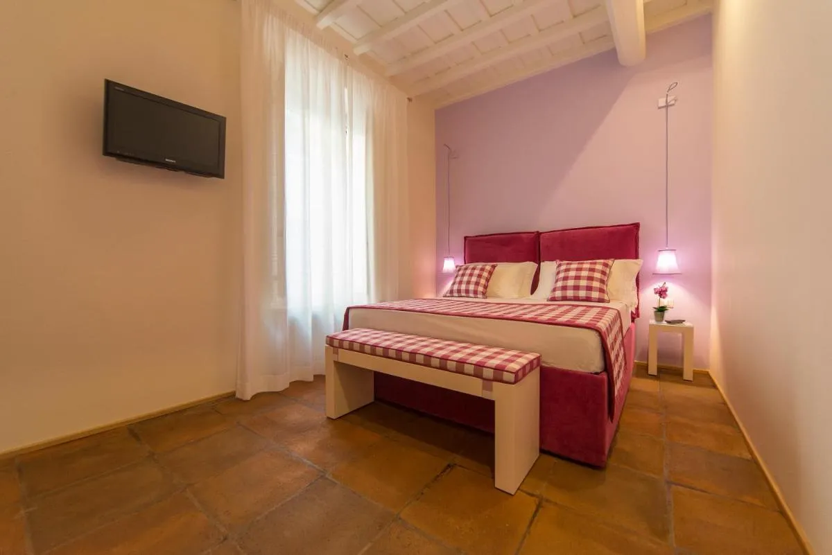 Image 6 of La Porta Rossa di Borgo – Vatican Luxury Suite