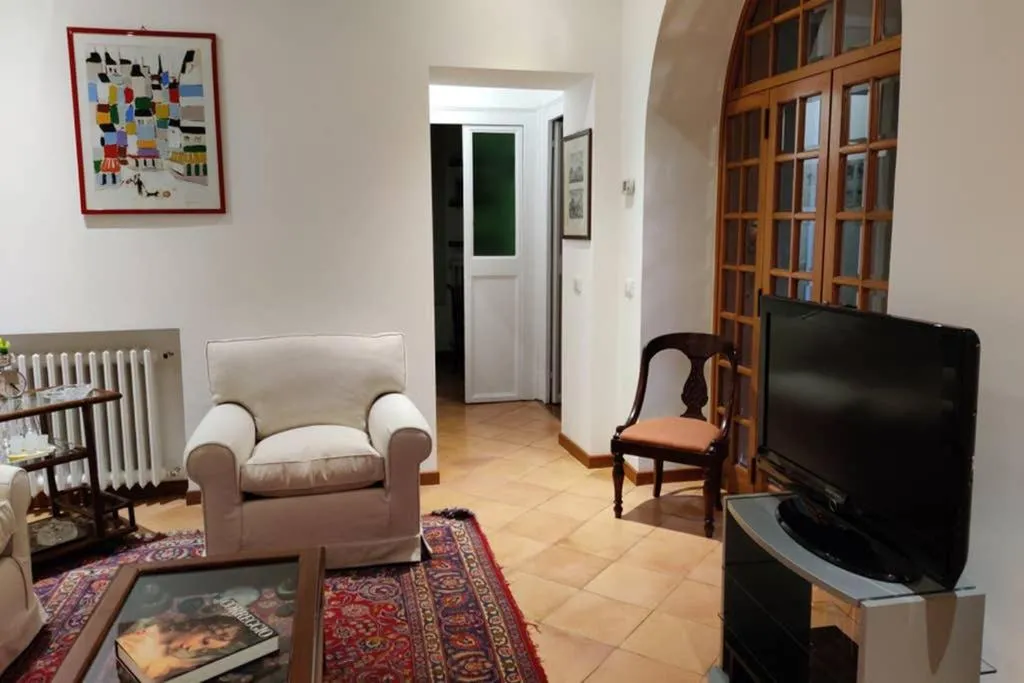 Image 4 of Lanza Tomasi Apartment – centre