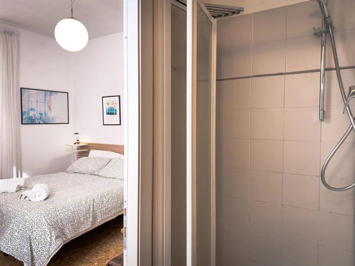Image 2 of Laura’s Rooms