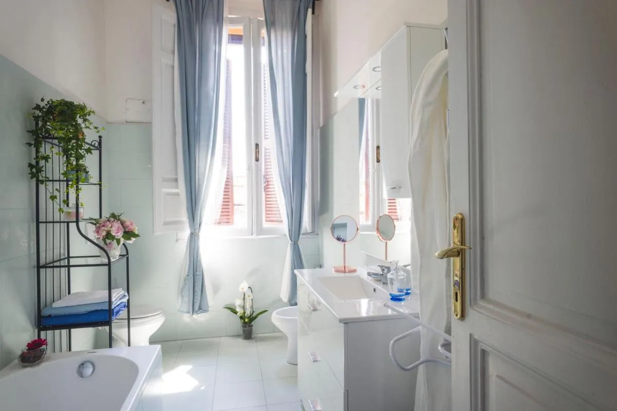 Image 2 of Leonardo Suite Navona