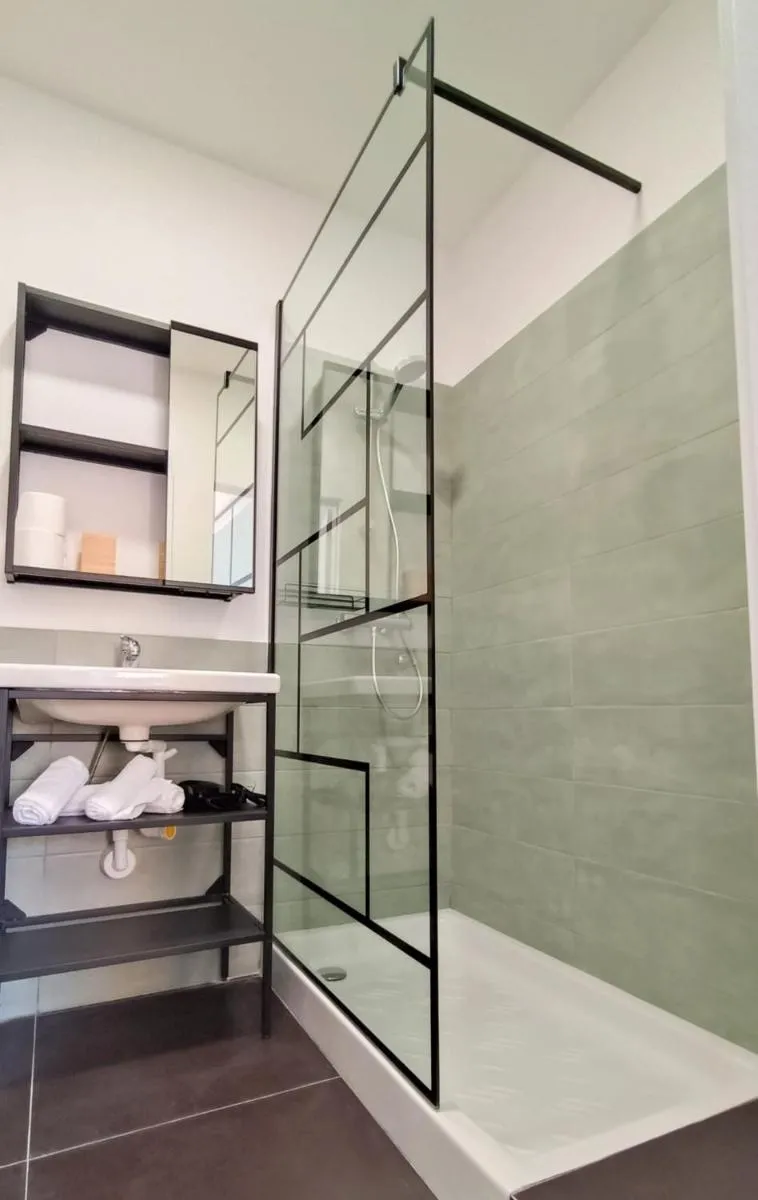 Image 4 of Lexie Suites