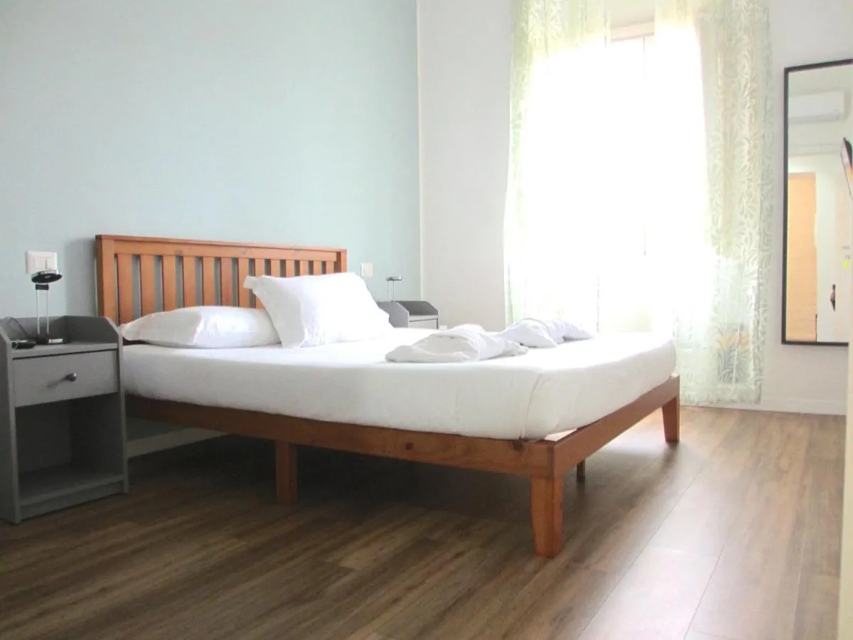 Image 2 of Lexie Suites