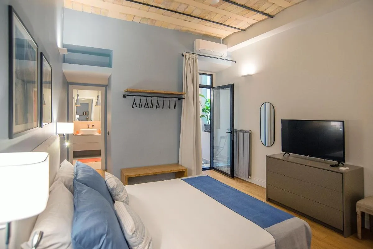 Image 1 of LikeYourHome, 80 sq m luxury apartment with Jacuzzi, in Trastevere district