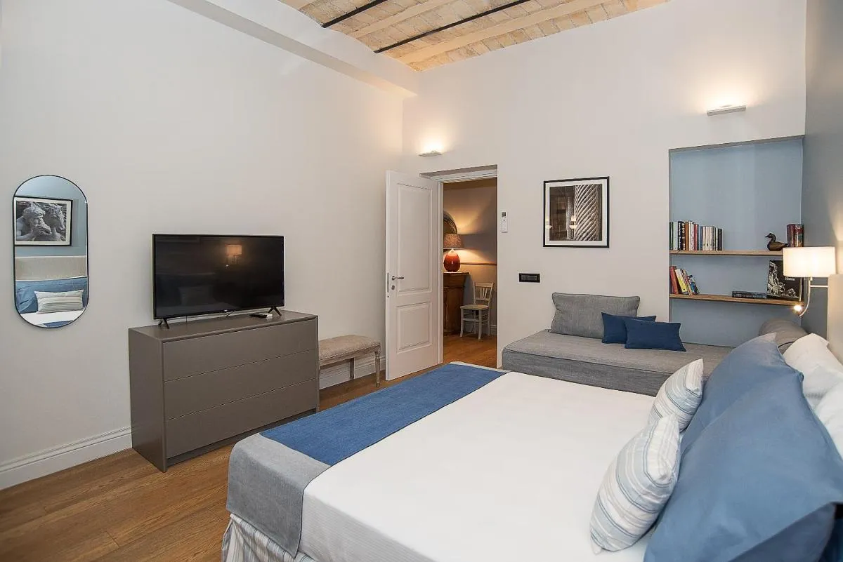 Image 4 of LikeYourHome, 80 sq m luxury apartment with Jacuzzi, in Trastevere district