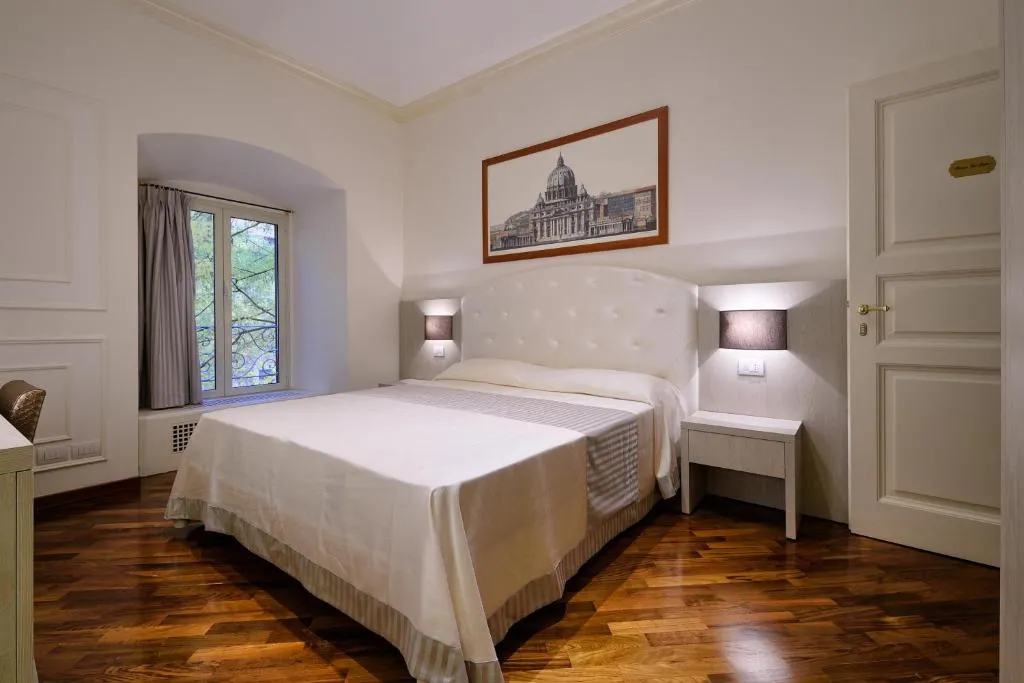 Image of Lory House