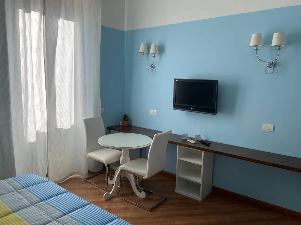 Image 4 of Luna Rossa Roma Guest House