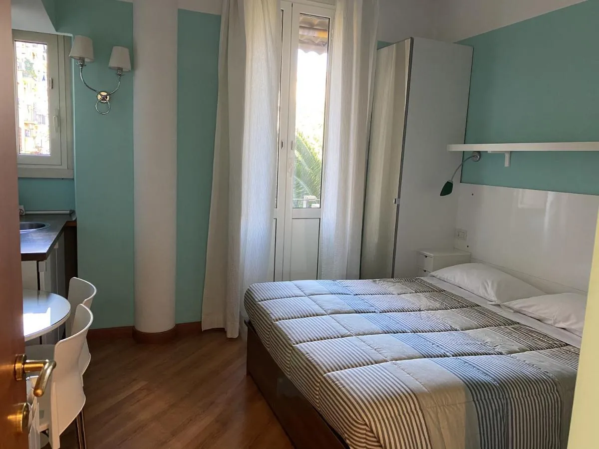 Image 1 of Luna Rossa Roma Guest House