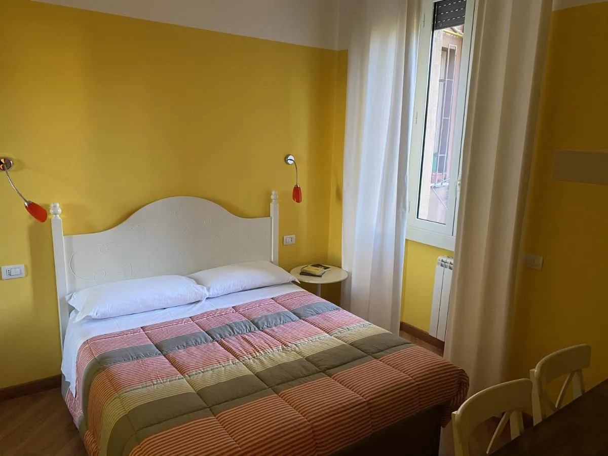 Image 6 of Luna Rossa Roma Guest House