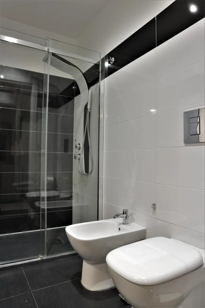 Image 5 of Luxury Vatican Rooms