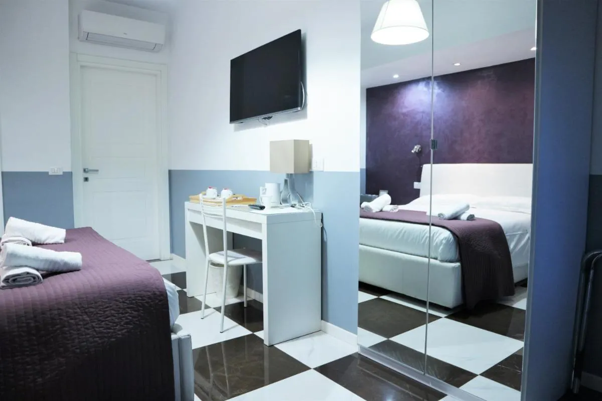 Image 4 of Luxury Vatican Rooms