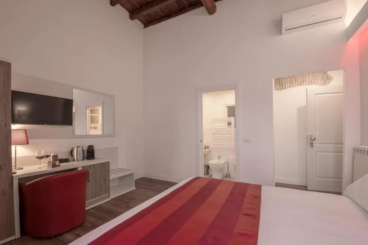 Image 4 of Magenta Luxury Argentina