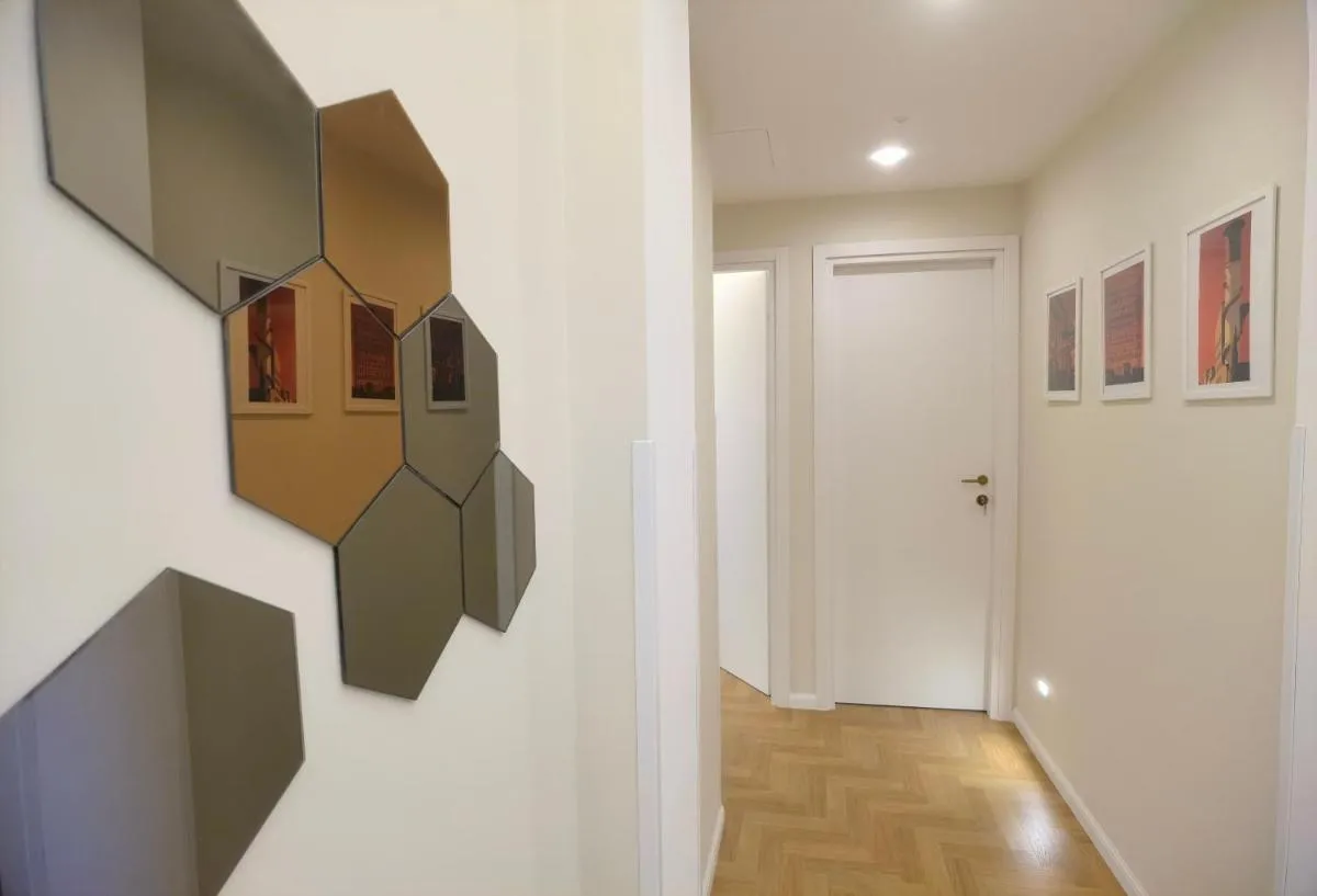 Image 1 of Metro Lodi Apartment