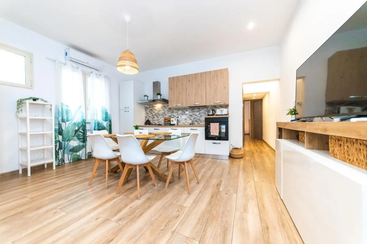 Image 1 of Metrofront-Apartment Roma