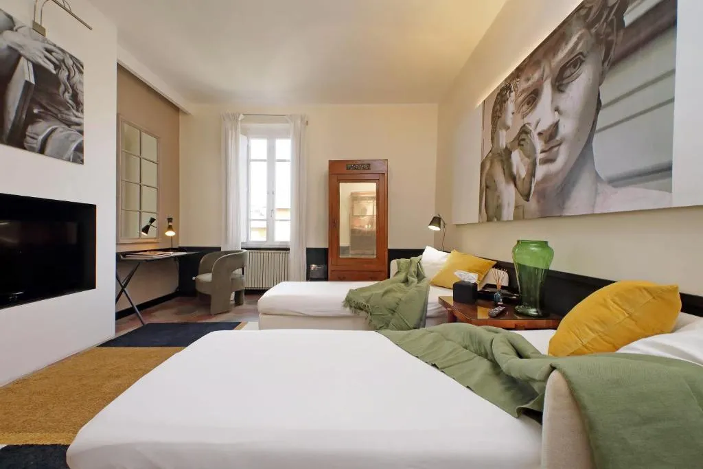 Image of Michelangelo Charmsuite