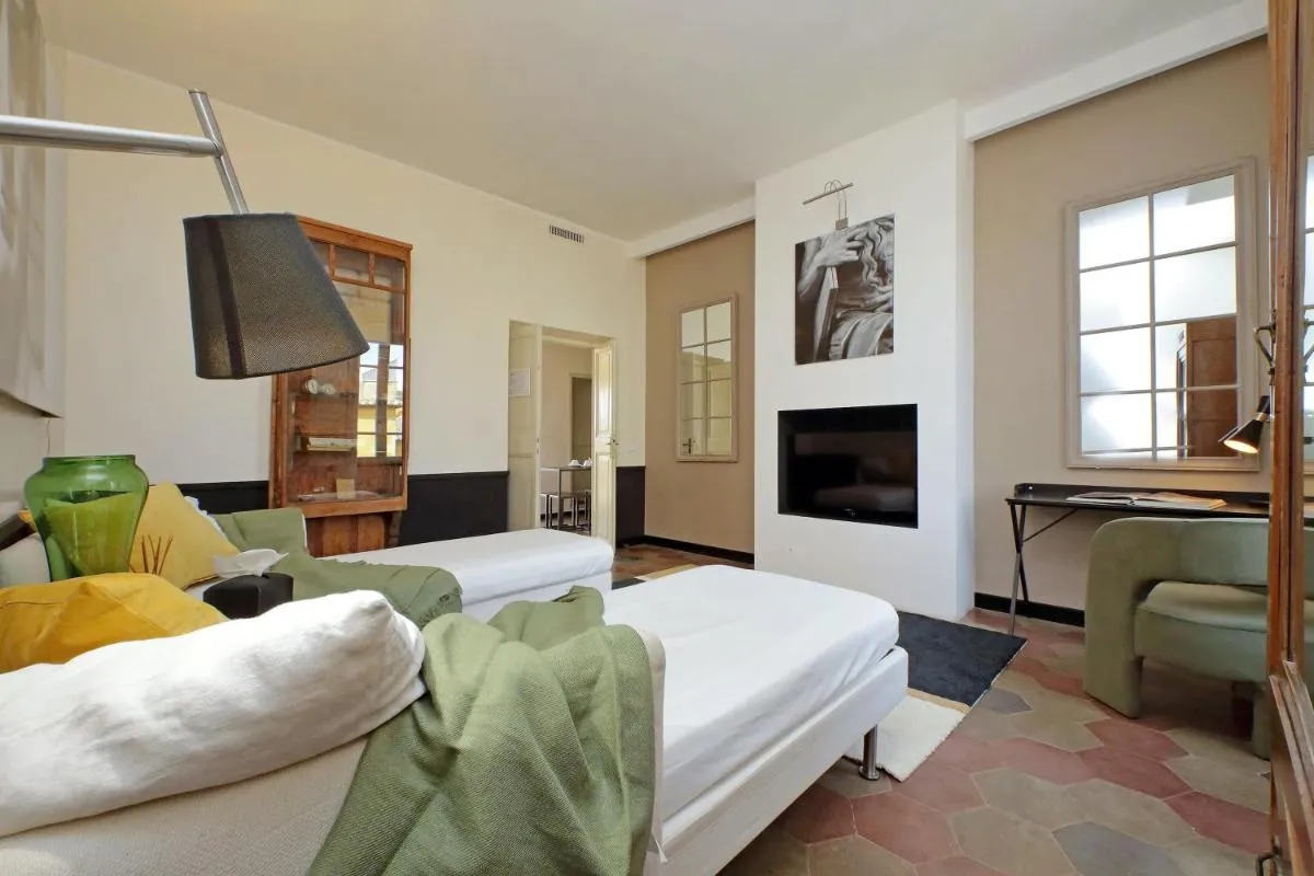 Image 6 of Michelangelo Charmsuite