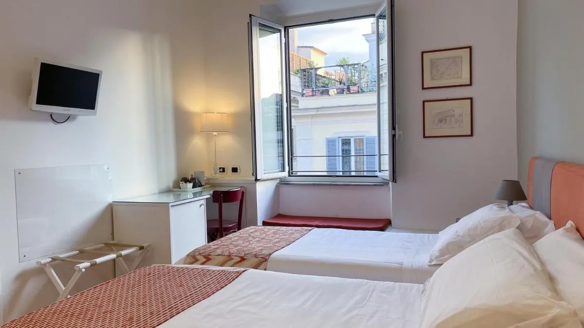 Image 1 of NTB Roma