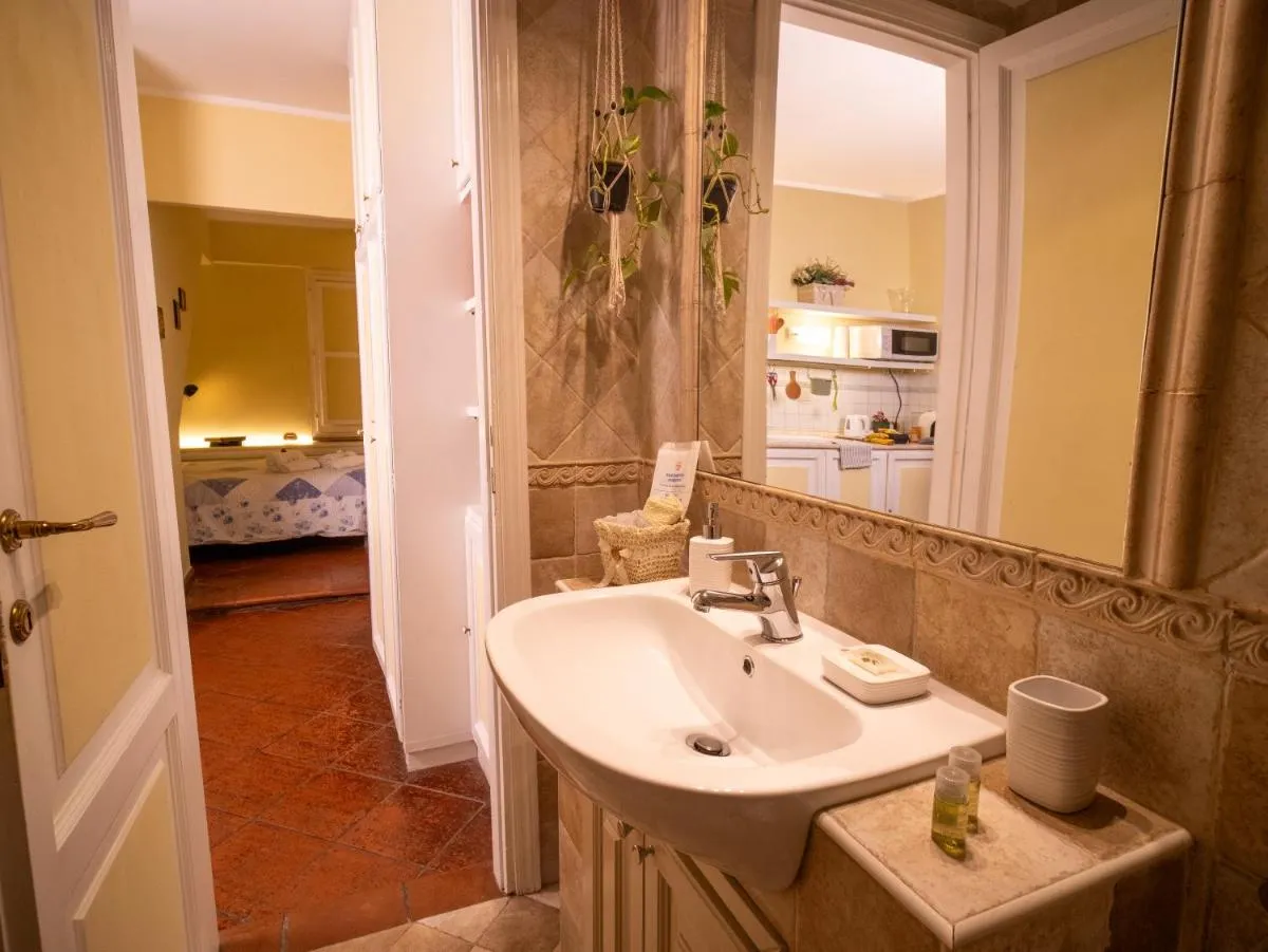 Image 2 of Navona Little Home