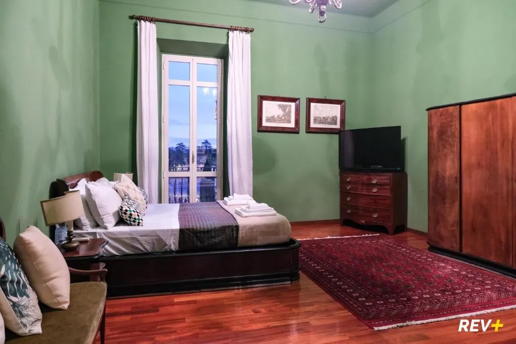 Image of Pantera Holiday House