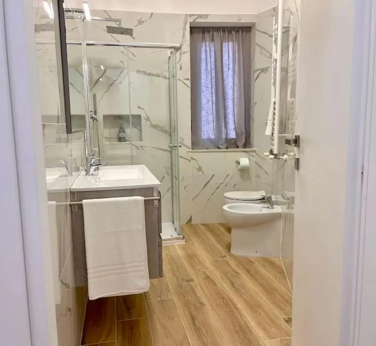 Image 2 of PyramidHouse – Apartment 100mq with View – 2km from the Colosseum