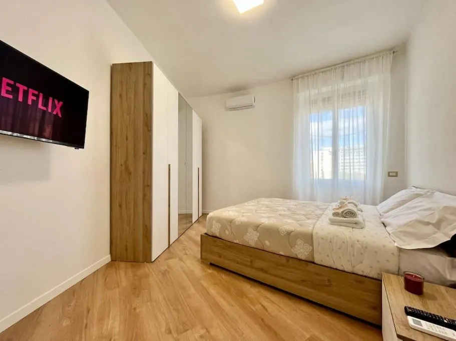 Image 4 of PyramidHouse – Apartment 100mq with View – 2km from the Colosseum
