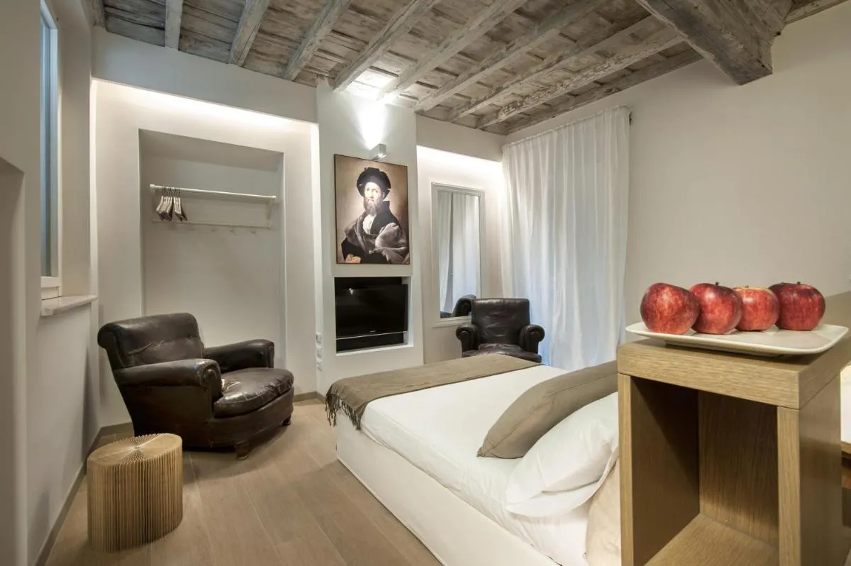 Image 4 of Raffaello Charmsuite