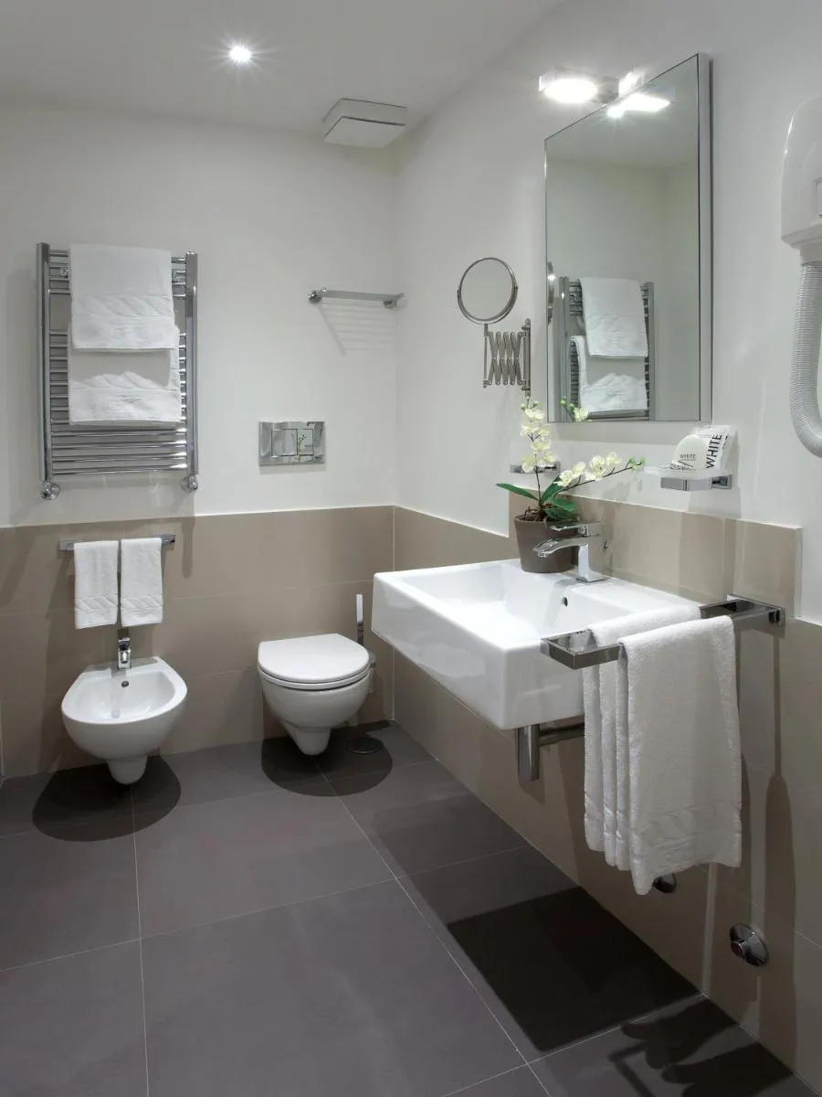Image 3 of Regola Suite