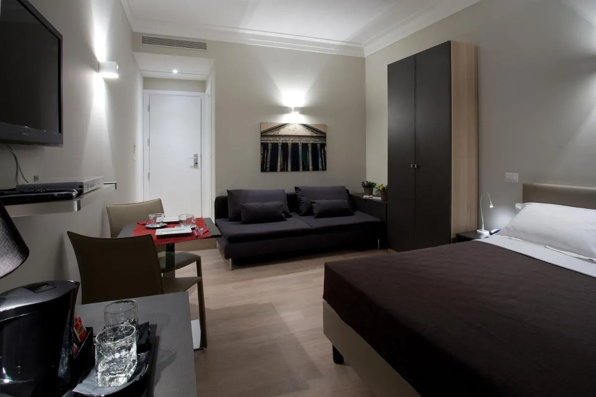 Image 6 of Regola Suite