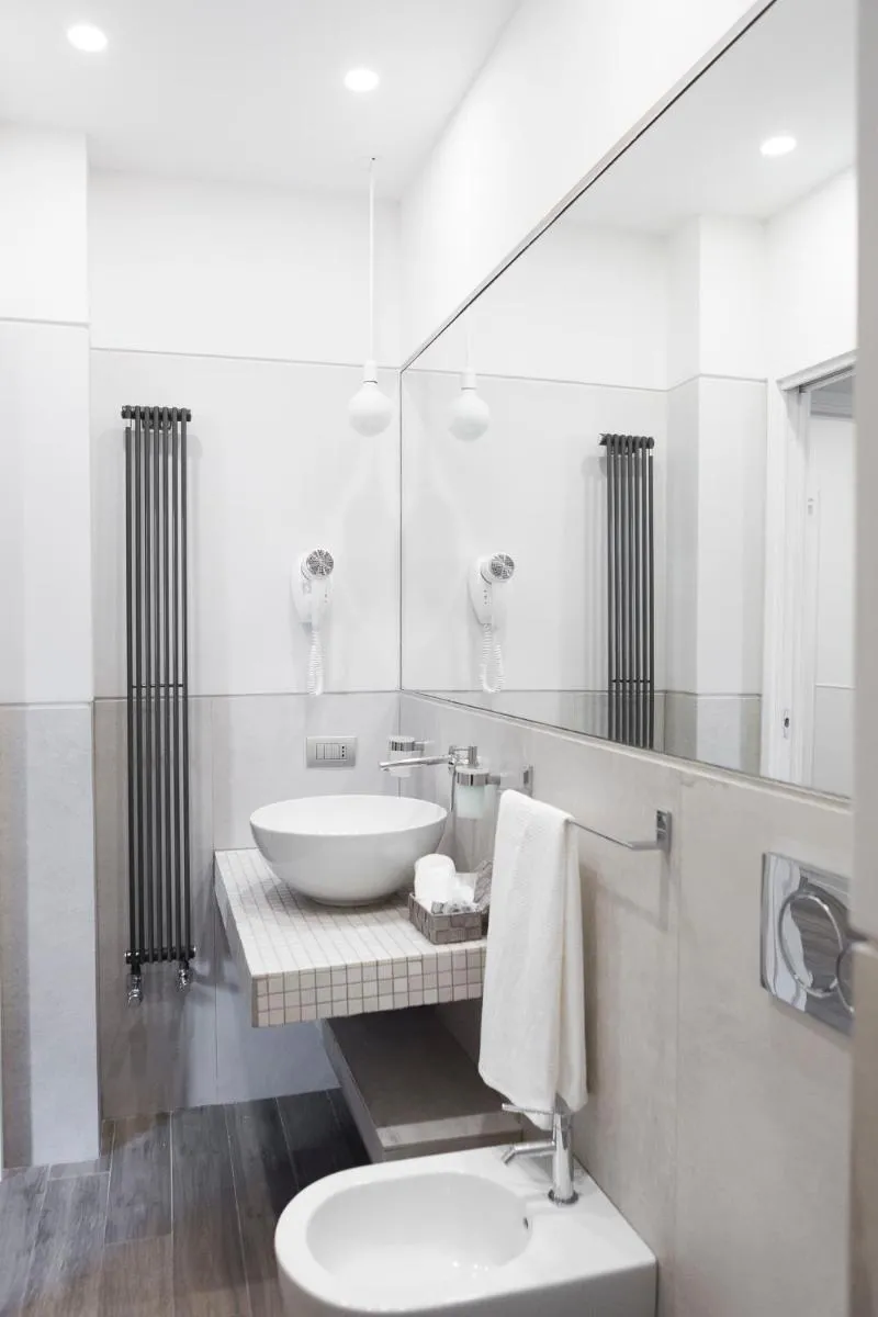 Image 3 of Rhome Suites