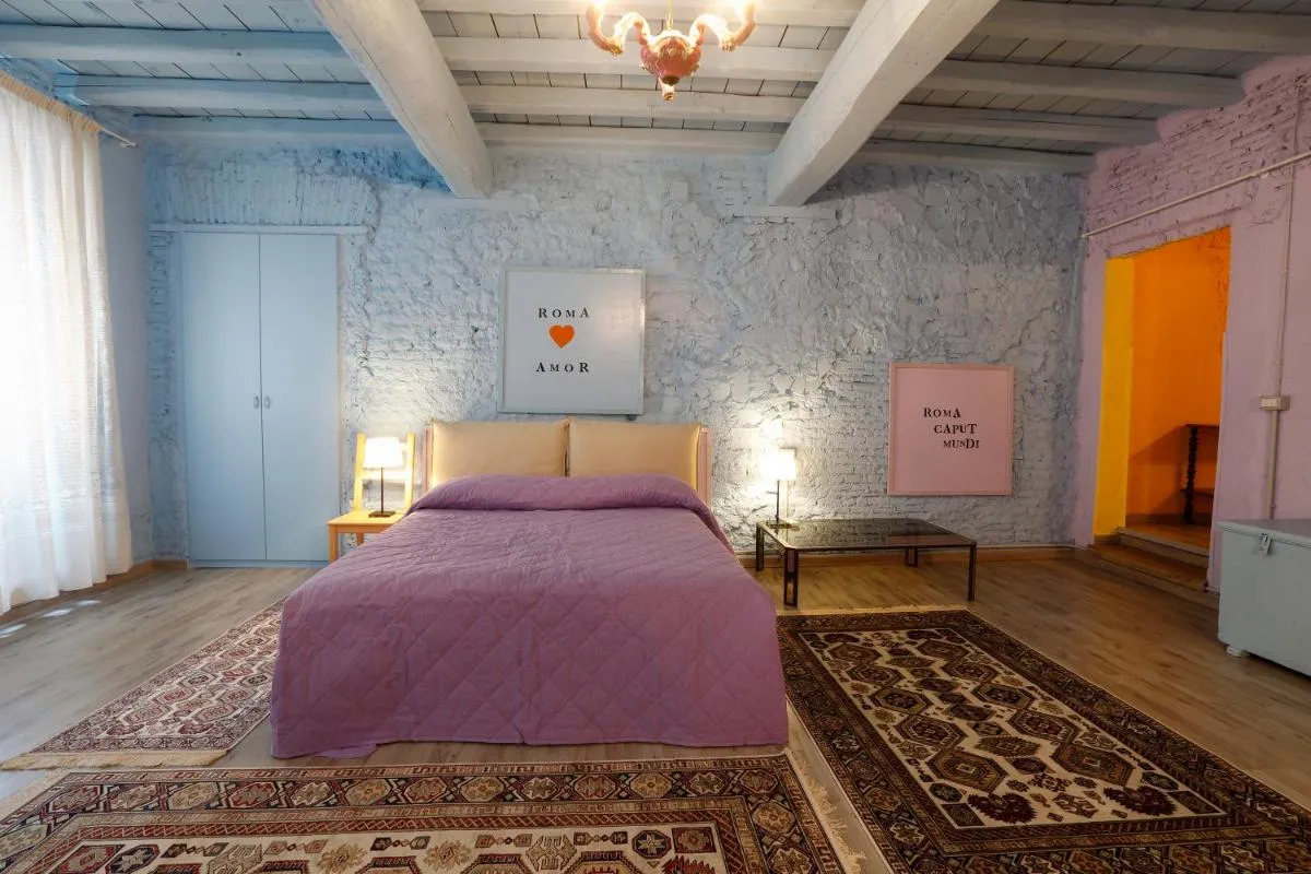 Image 6 of Rome old town luxury loft