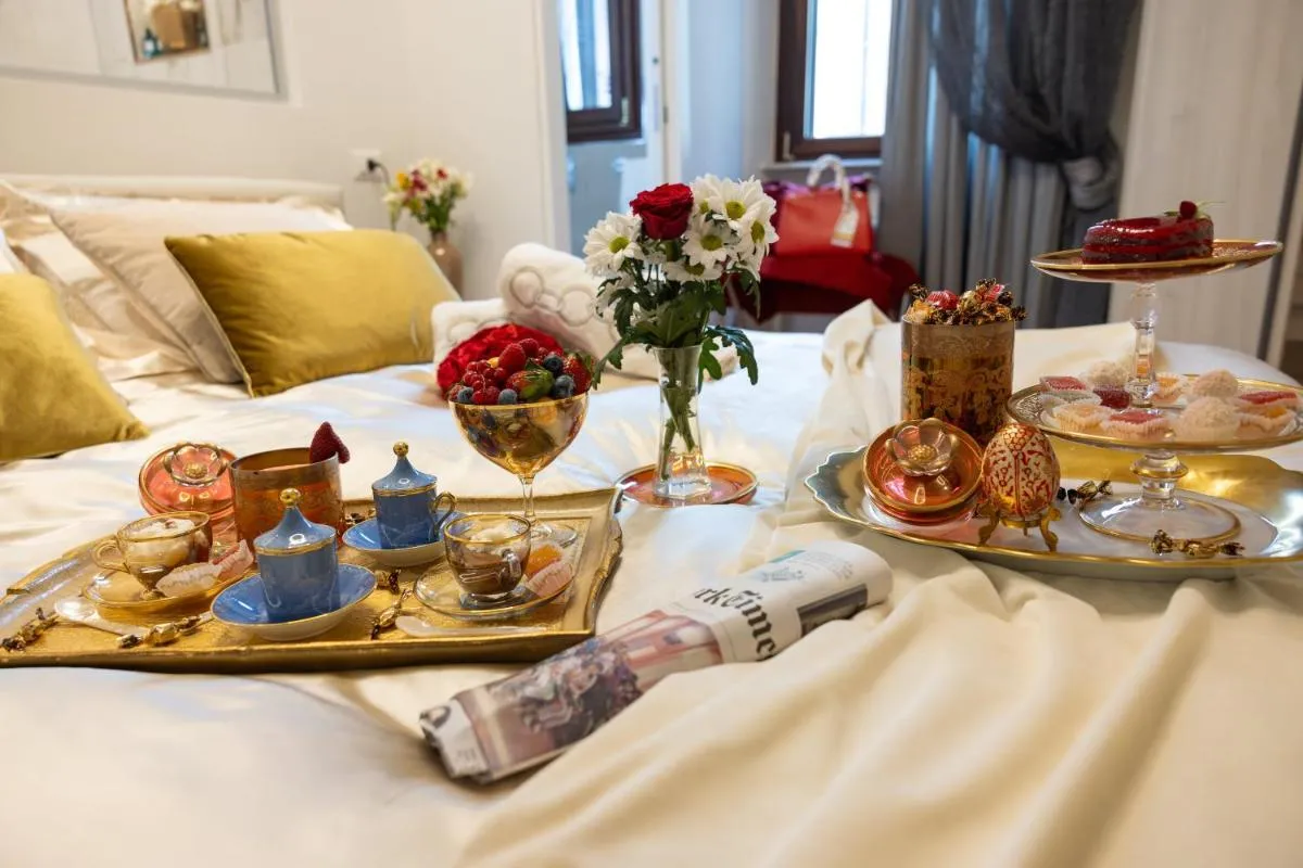 Image 3 of RosaM Suite Roma – Via Veneto