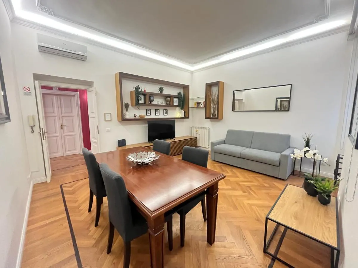 Image 1 of Salotto Trastevere