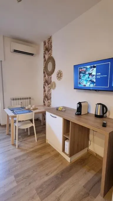 Image 5 of Simone’s apartment