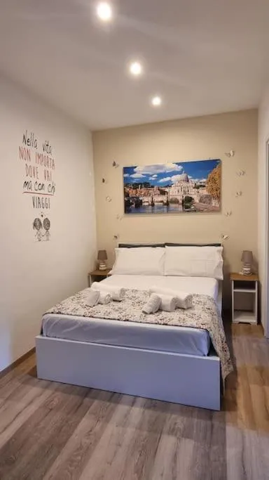Image 3 of Simone’s apartment