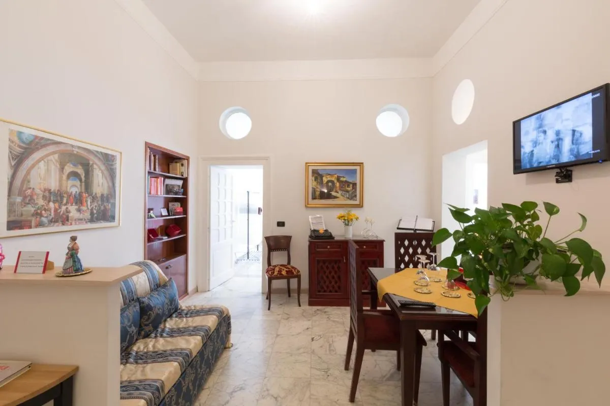 Image 4 of Simon’s place
