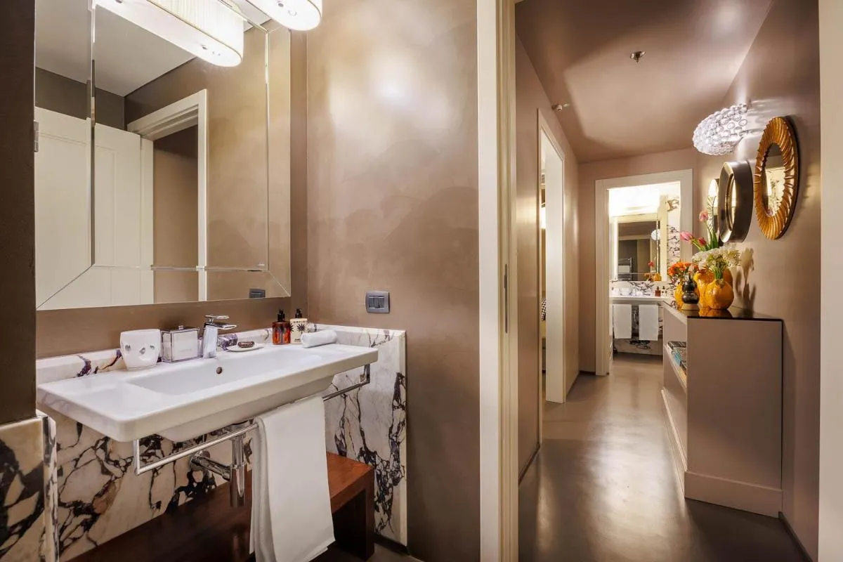 Image 2 of Singer Palace Hotel Roma