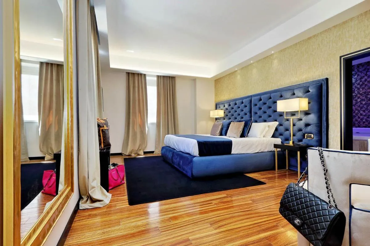 Image 6 of Spanish Diamond Luxury Suites & Jacuzzi