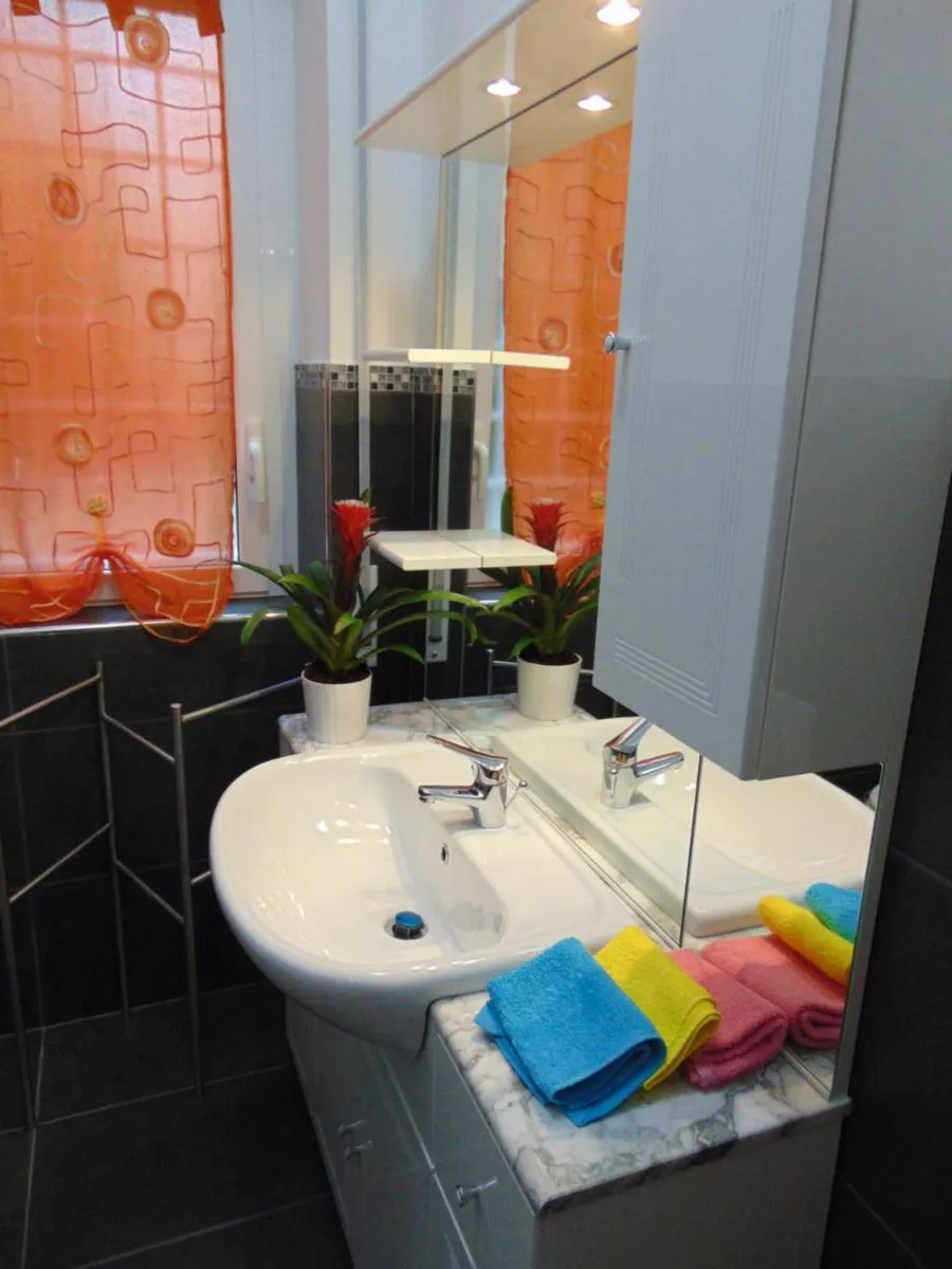 Image 2 of Studiohouserome