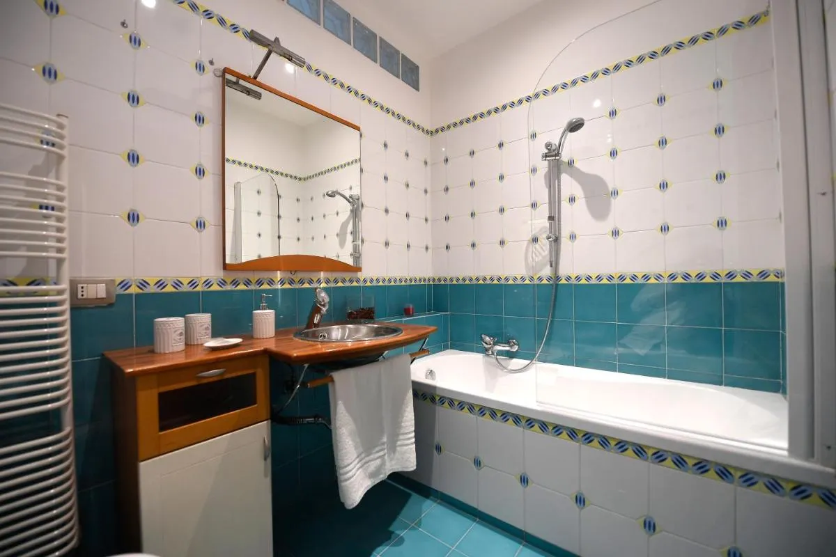 Image 2 of Suite art Pigneto