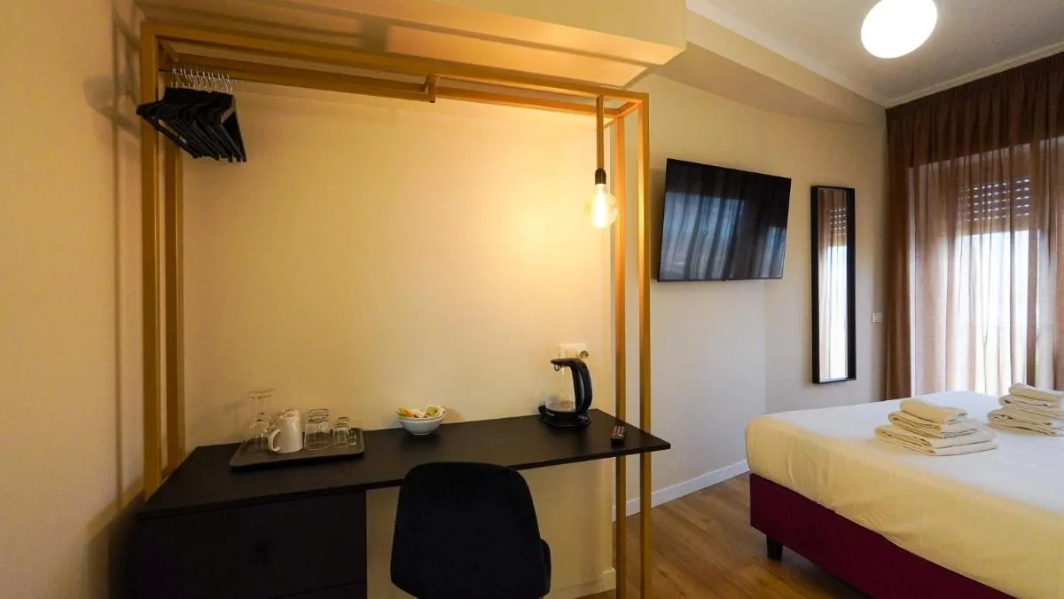 Image 4 of Suites 51