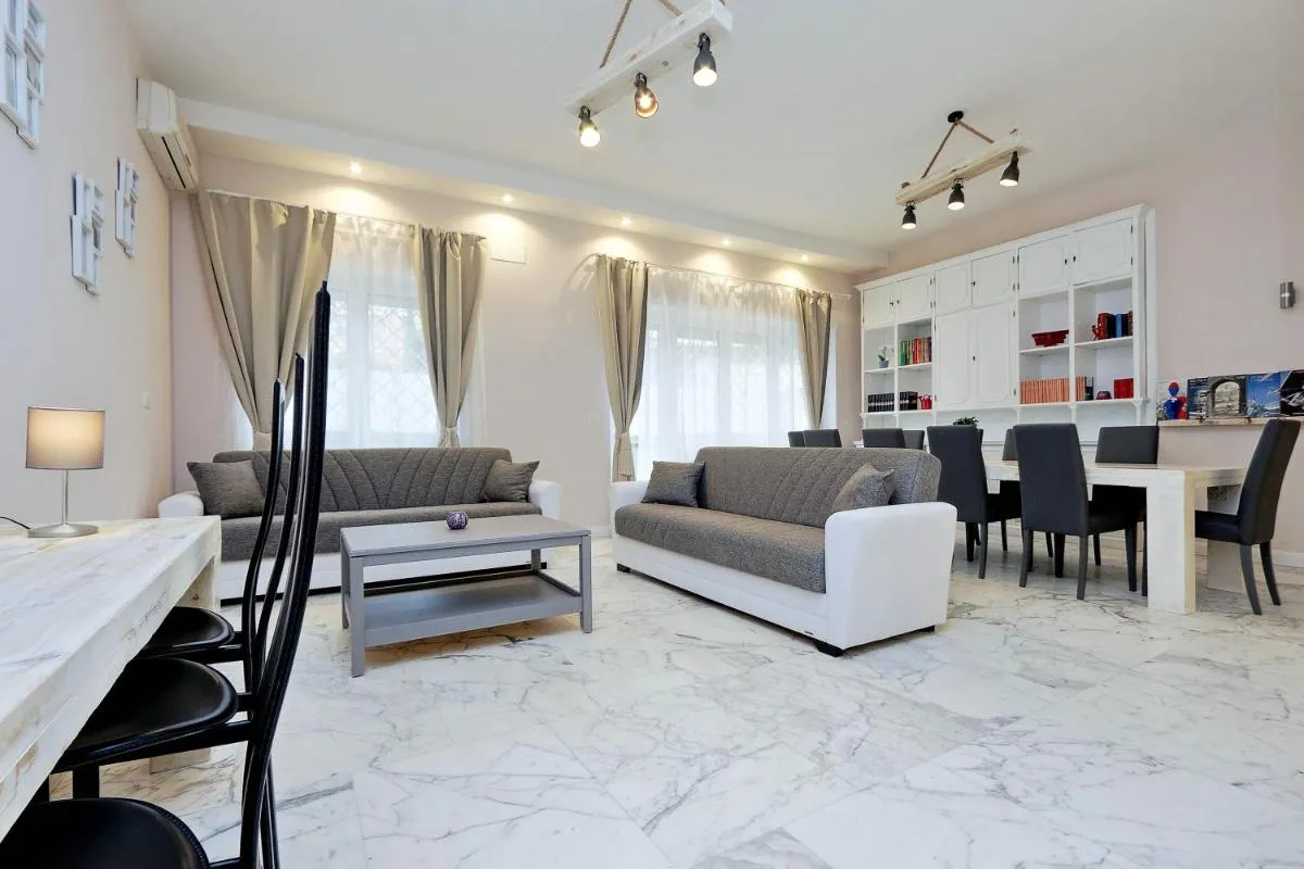 Image 4 of TERRACED APARTMENT – Metro to Vatican & center