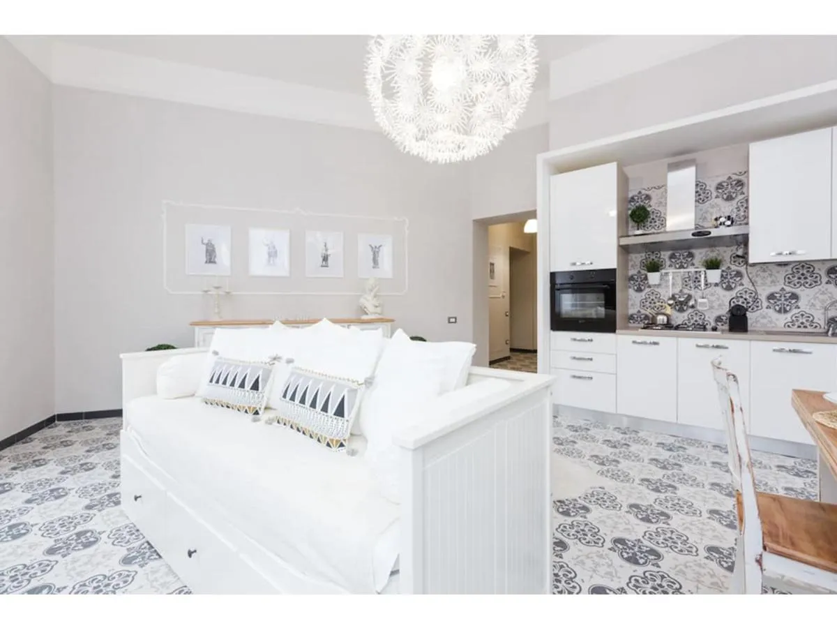 Image 3 of TREVI FOUNTAIN Deluxe – Your Italian Holidays