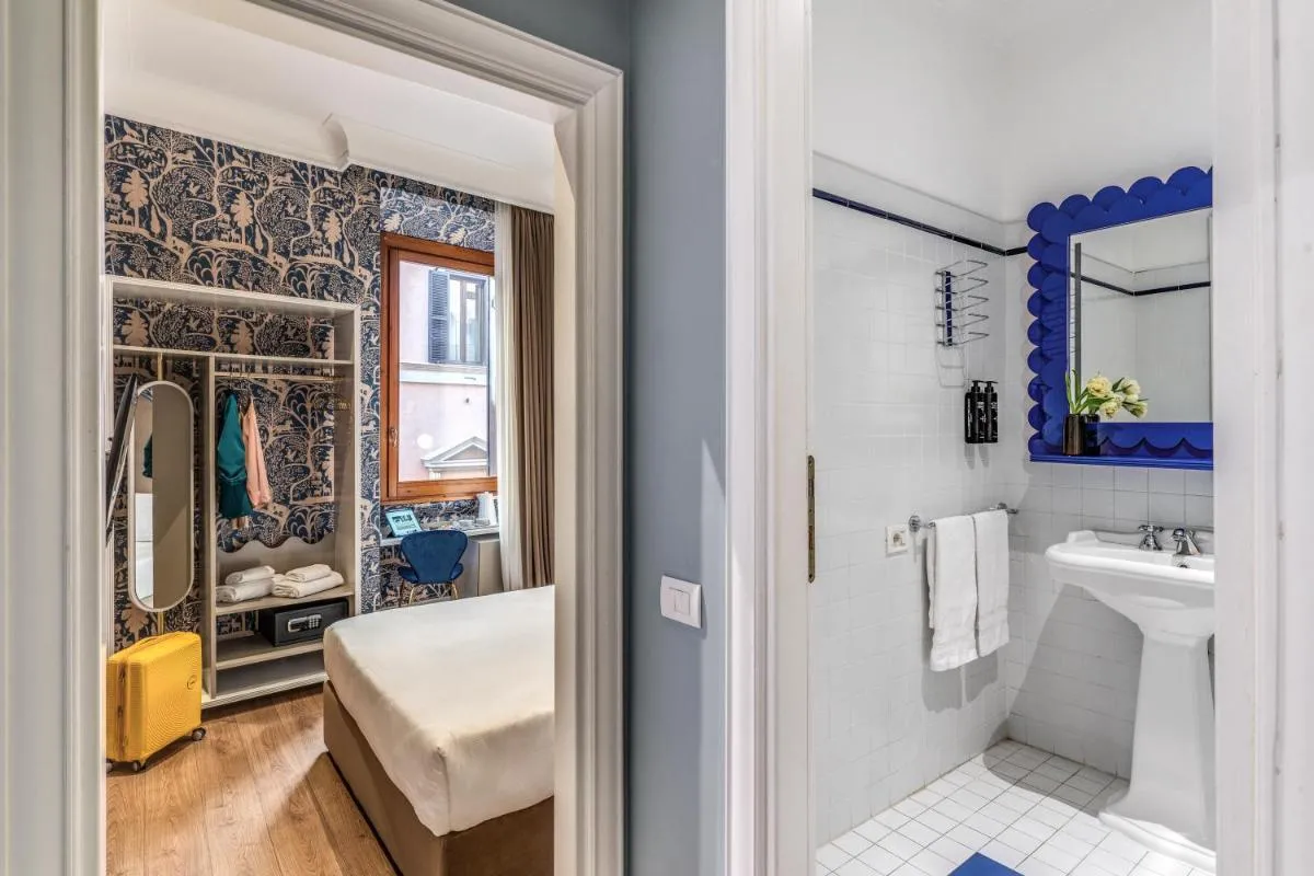 Image 2 of Townhouse Condotti 29